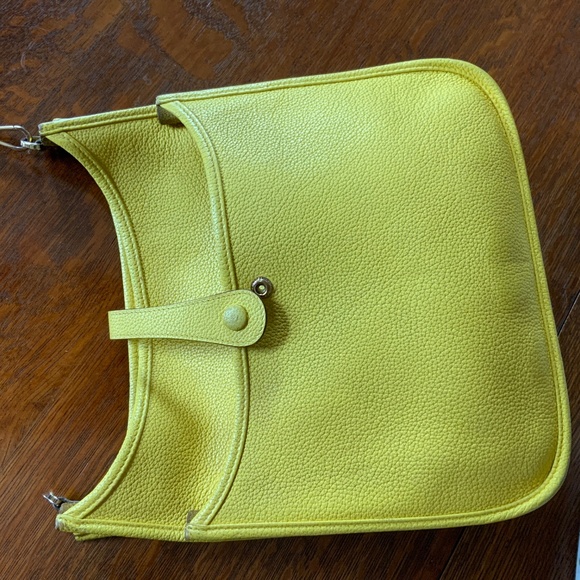 HERMES VINTAGE EVELYNE GM CROSSBODY BAG - Picture 16 of 16